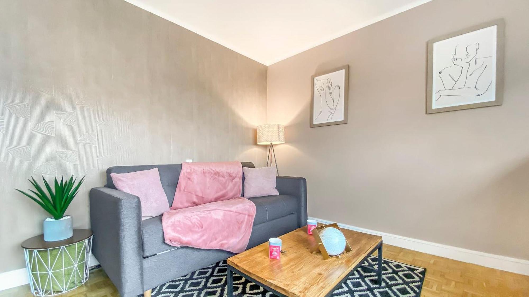 Homey Pinky - Proche Centre / Balcon Prive / Wifi